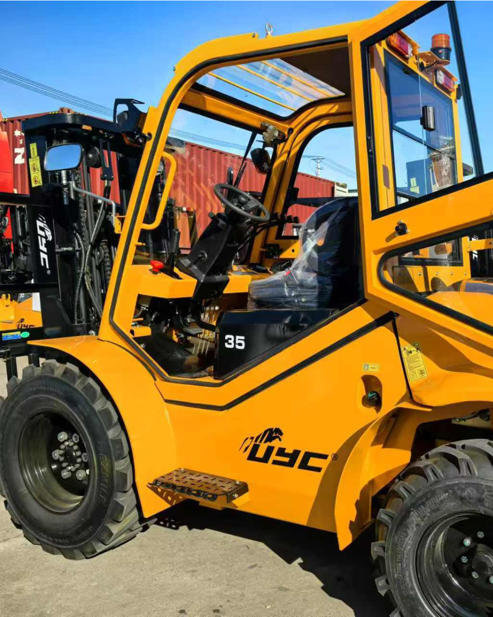 CPCD30-TR 4X4 ARAZİ FORKLİFT